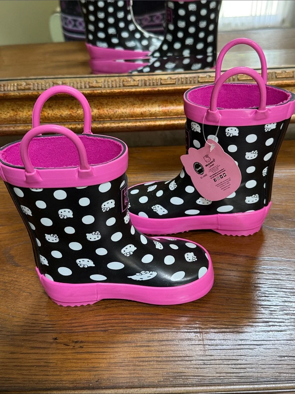 Hello Kitty Black, White & Pink Polka Dot Rain Boots. Size 5.